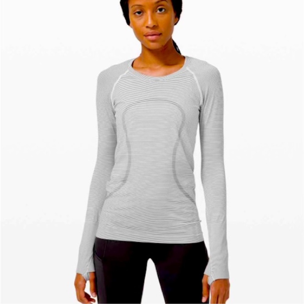 Lululemon swiftly tech long sleeved sold out color : striped black and white 6